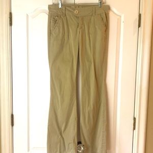 BKE khakis. Size 29 (approx size 6/8)